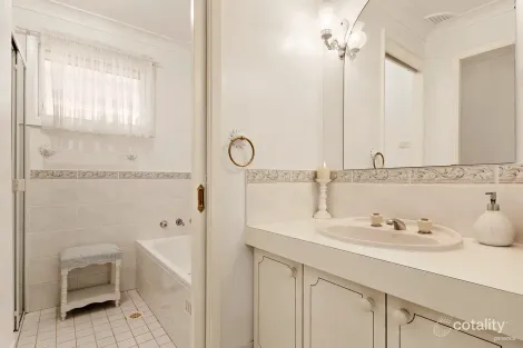 Property photo of 22 Regal Way Valentine NSW 2280