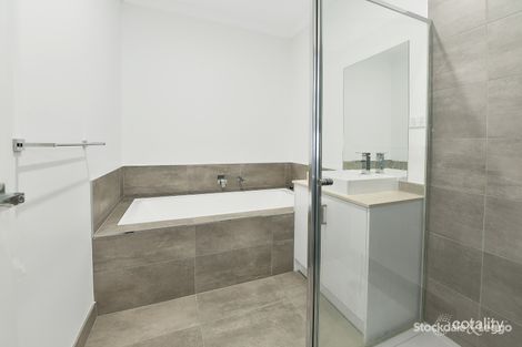 Property photo of 16 Richhaven Place Epping VIC 3076