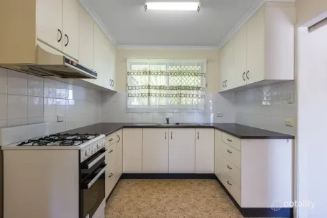 Property photo of 14 Belcher Drive Glenvale QLD 4350