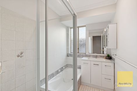 Property photo of 40 Woodward Circle Marangaroo WA 6064