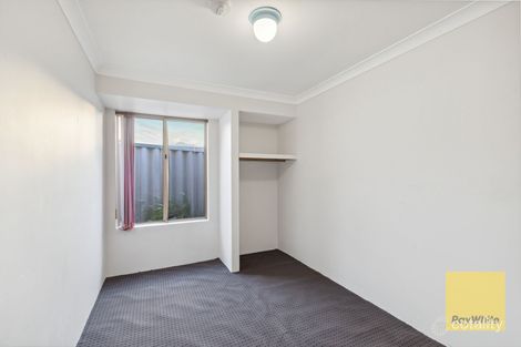 Property photo of 40 Woodward Circle Marangaroo WA 6064