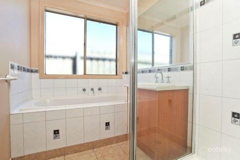 Property photo of 12 Twilight Place Tarneit VIC 3029