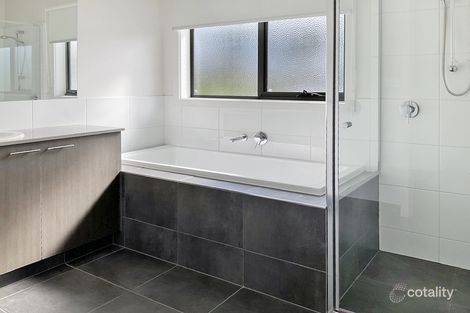 Property photo of 10 Haymic Place Tyabb VIC 3913