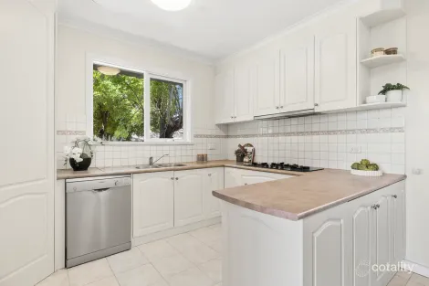 Property photo of 1/56 Ian Grove Mount Waverley VIC 3149