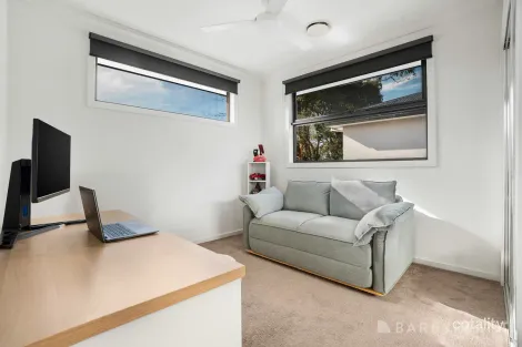 Property photo of 3 Chamomile Close Kilsyth VIC 3137