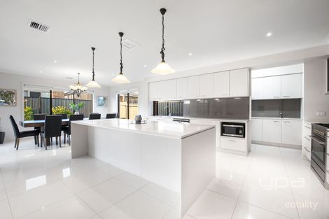 Property photo of 24 Montpellier Crescent Craigieburn VIC 3064