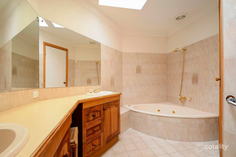 Property photo of 48A Edrington Park Drive Berwick VIC 3806