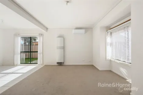Property photo of 2/47 Dyson Drive Sunbury VIC 3429
