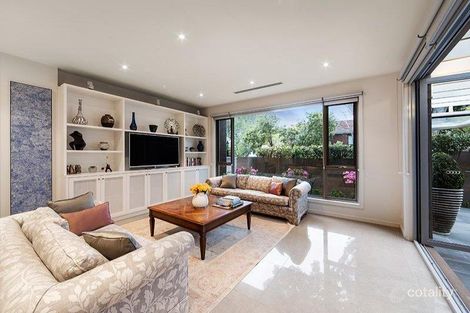 Property photo of 21 Mitchell Road Caulfield North VIC 3161