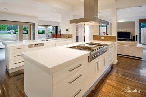 Property photo of 2 Rosedale Road Glen Iris VIC 3146