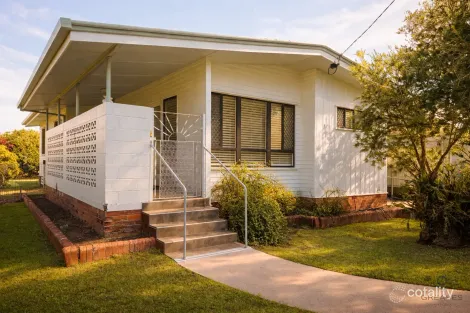 Property photo of 17 Arnold Street Kepnock QLD 4670