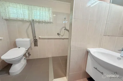 Property photo of 17 Arnold Street Kepnock QLD 4670