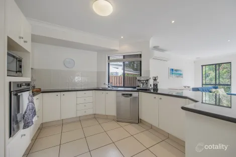 Property photo of 35 Straite Drive Robina QLD 4226