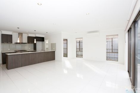 Property photo of 10 Raychelsbury Parade Wollert VIC 3750