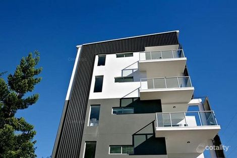 Property photo of 402/24 Rawlins Street Kangaroo Point QLD 4169