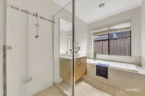 Property photo of 43 Fairbridge Road Point Cook VIC 3030