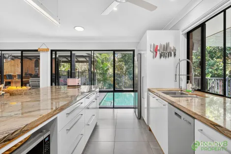 Property photo of 13 Whipbird Court Cashmere QLD 4500