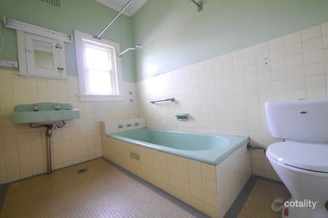 139 Fitzroy St, Cowra, NSW 2794