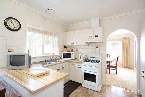 Property photo of 5 Hodgson Grove Bentleigh East VIC 3165