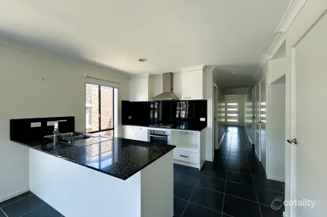 Property photo of 7 Celeste Street Mickleham VIC 3064