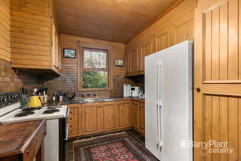 Property photo of 6 Daphne Crescent Hurstbridge VIC 3099