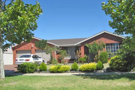 13 Bellbird Ave, Taylors Lakes, VIC 3038