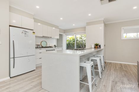 Property photo of 2/5 Carinya Street Glenfield Park NSW 2650