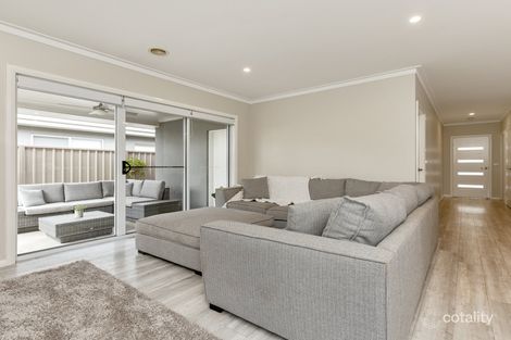 Property photo of 2/5 Carinya Street Glenfield Park NSW 2650