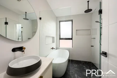 Property photo of 106 Thomas Street Picnic Point NSW 2213