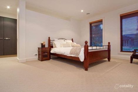 Property photo of 5 River Gum Place Sandhurst VIC 3977