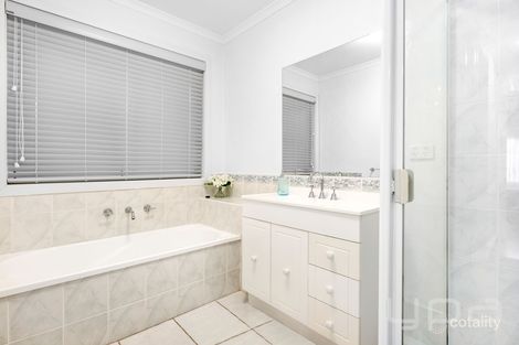 Property photo of 6 Voltaire Court Hoppers Crossing VIC 3029