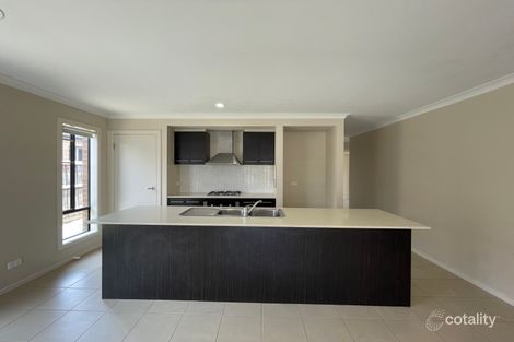 Property photo of 3 Nantha Way Brookfield VIC 3338