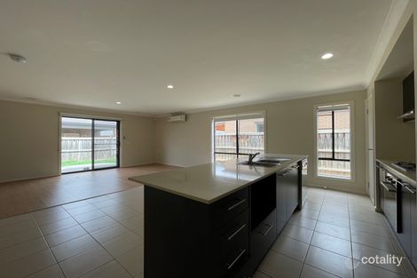 Property photo of 3 Nantha Way Brookfield VIC 3338