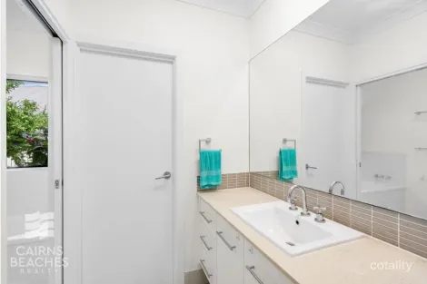 Property photo of 2 Selwyn Circuit Trinity Park QLD 4879