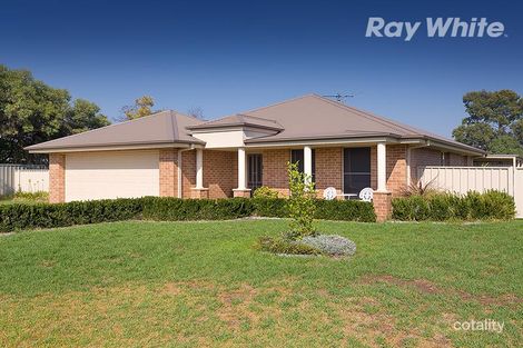 77 Read St, Howlong, NSW 2643