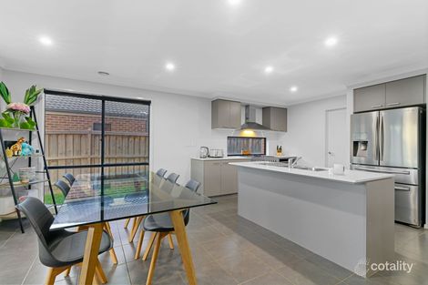 Property photo of 12 Ranfurlie Boulevard Cranbourne West VIC 3977