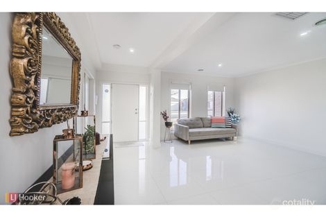 Property photo of 14 Beechville Place Craigieburn VIC 3064