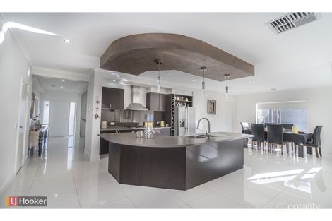 Property photo of 14 Beechville Place Craigieburn VIC 3064