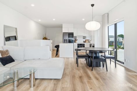 Property photo of 21 Drummond Circuit Springvale South VIC 3172