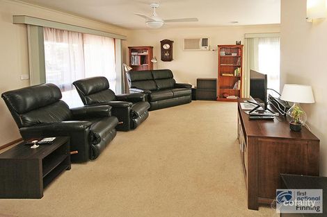 Property photo of 10 Kalyptos Walk Cranbourne VIC 3977