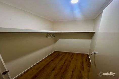 Property photo of 19 Bianca Crescent Cranbourne North VIC 3977