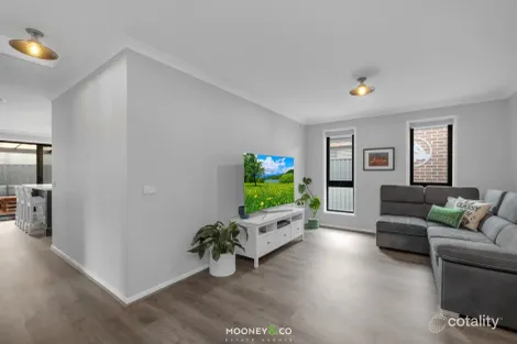 Property photo of 4 Canmore Street Cranbourne East VIC 3977