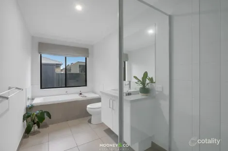 Property photo of 4 Canmore Street Cranbourne East VIC 3977