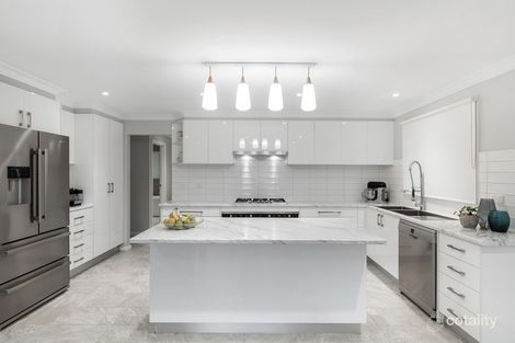 Property photo of 2 The Crossway Keilor East VIC 3033