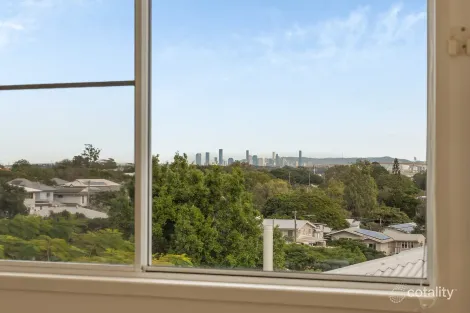 Property photo of 26 Banoon Drive Wynnum QLD 4178