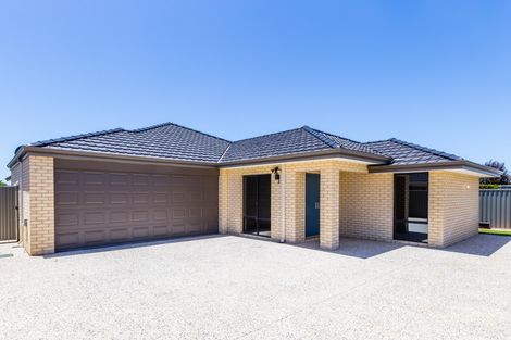 38 Pleasant Ave, Piara Waters, WA 6112