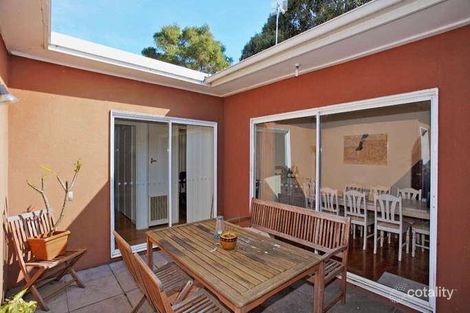 Property photo of 2 Sunlit Court Hampton East VIC 3188