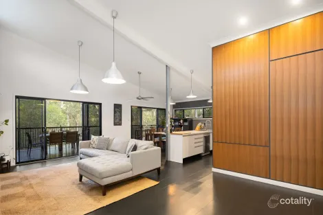 Property photo of 39 Stockwhip Place Mount Crosby QLD 4306