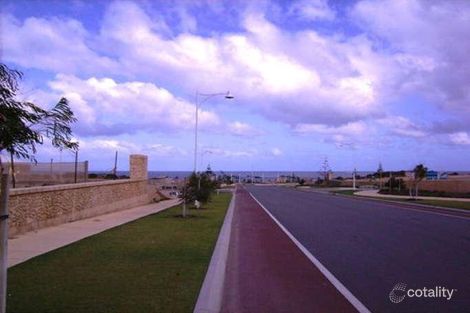 Property photo of 32 Kianga Crescent Burns Beach WA 6028