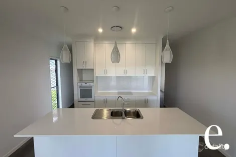 Property photo of 11 Stapleton Avenue Innes Park QLD 4670